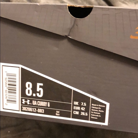 basketball shoes brand new never worn - Picture 1 of 4